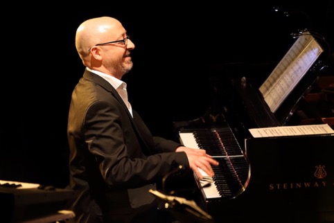 Laurent de Oliveira, professeur à la Bill Evans Piano Academy